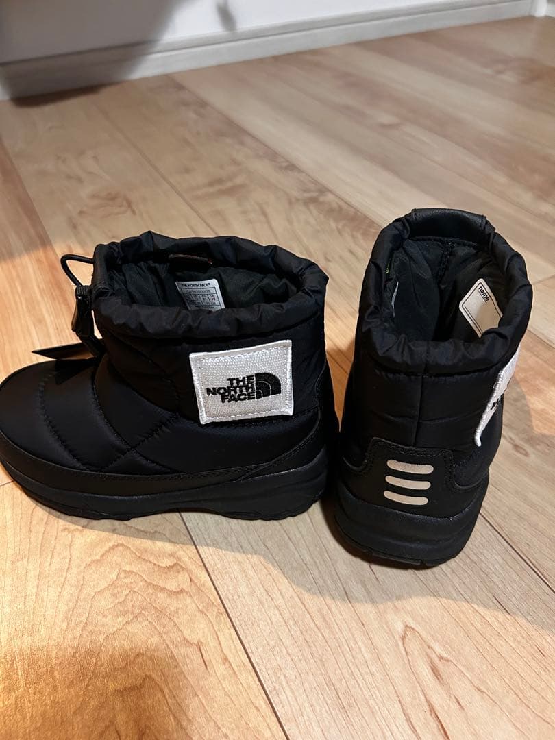 【ひろうめこ】THE NORTH FACE 子供用ショートブーツ