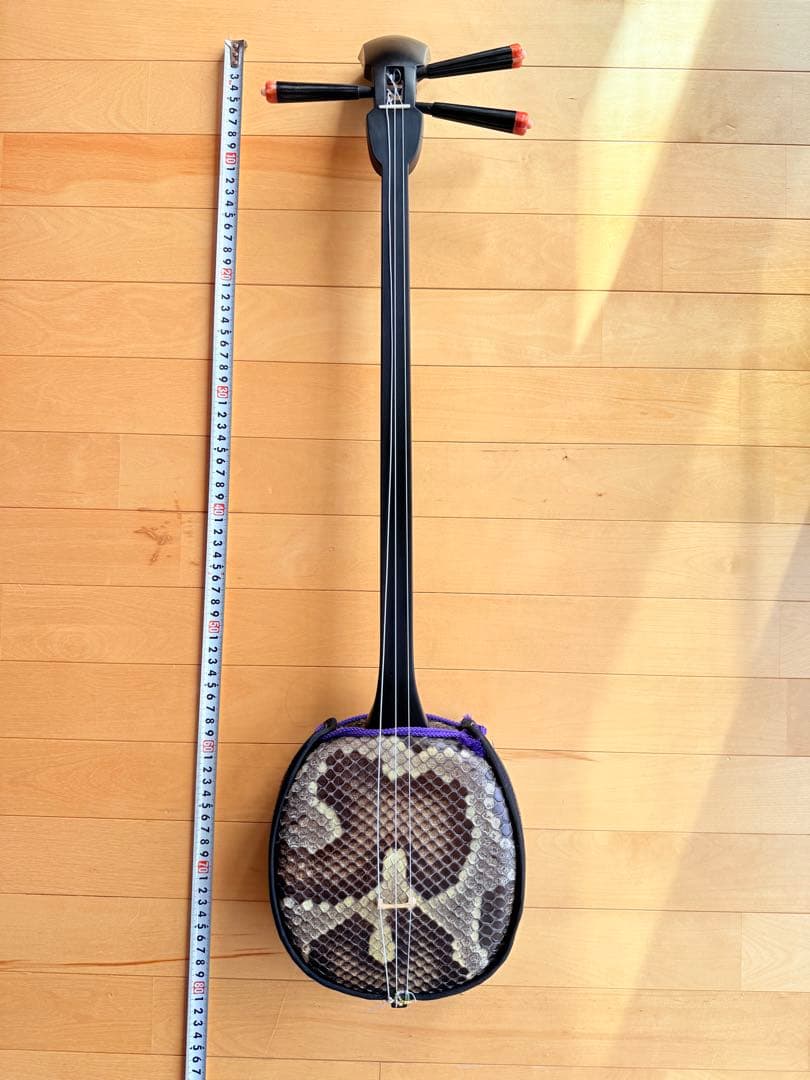 カミゲン黒木　三線　本皮一枚張り　名工作　真壁型 　八重山黒木　ゆし木