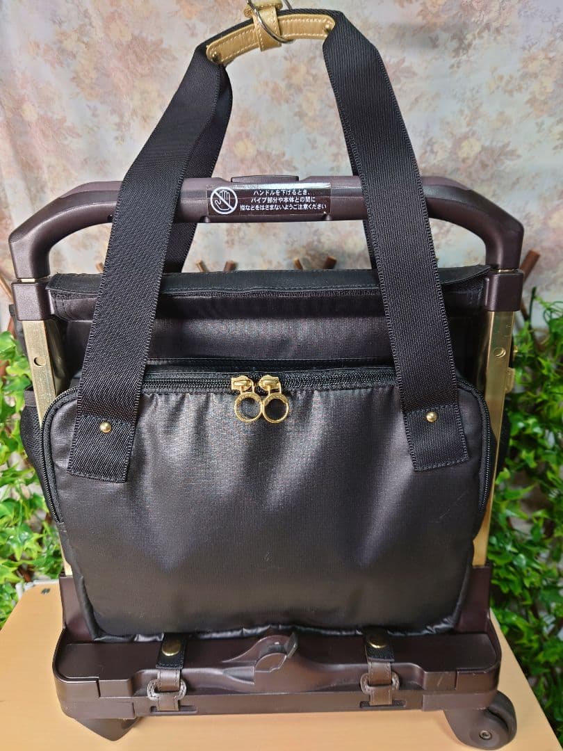 ふ*め様 美品♡旅行やお買い物に活躍❣️カナナプロジェクト　キャリー　ブラック×