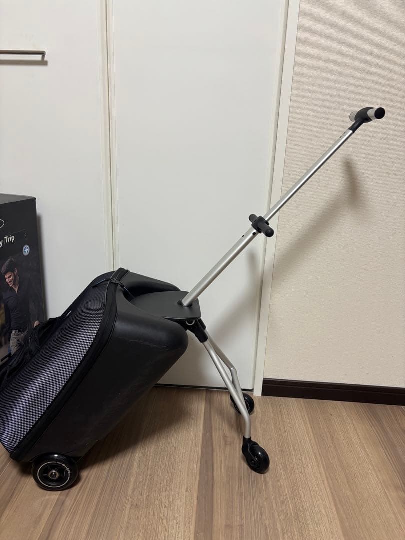 正規店購入　マイクロスケーター　ラゲッジイージー　子供が乗れるスーツケース