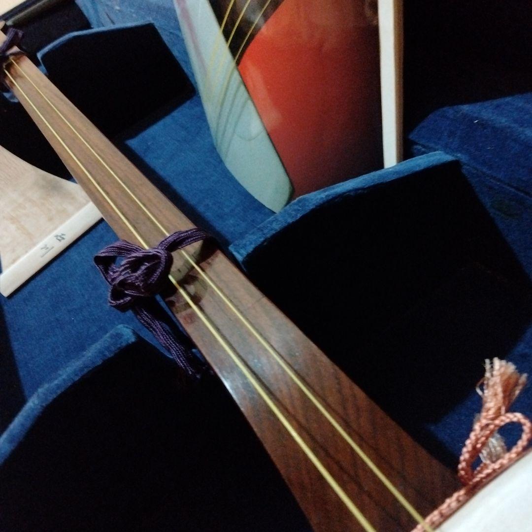 美品　三味線 本体　2.6cm ケース付き