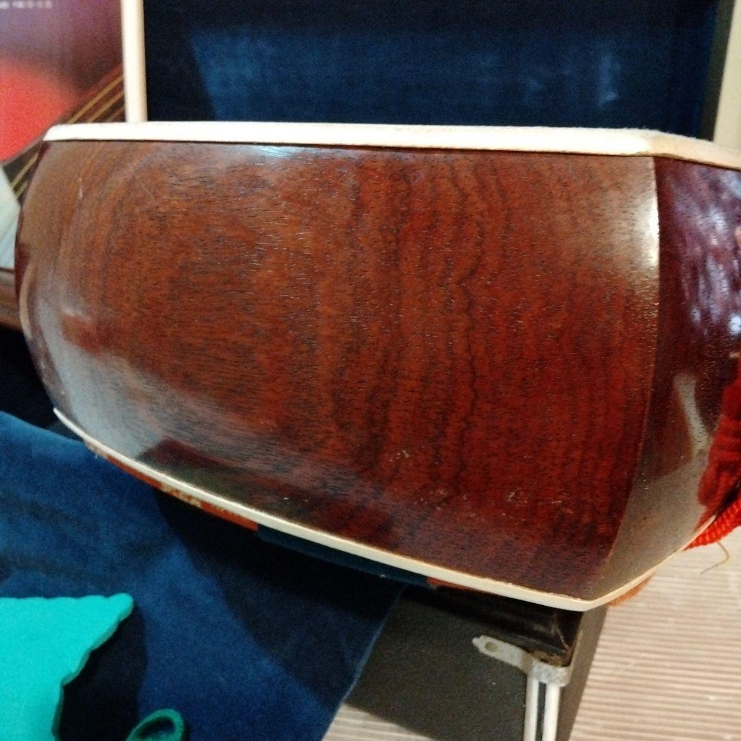 美品　三味線 本体　2.6cm ケース付き