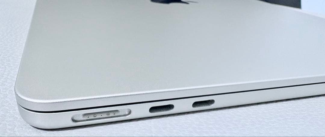 Apple MacBook Air M2（13インチ）※価格相談可