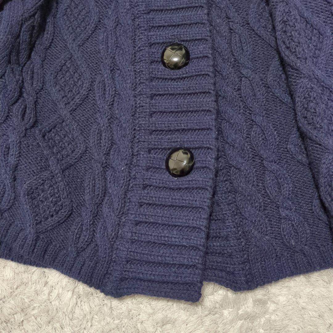 美品 バーバリーブルーレーベル ポンチョ ケーブルニット くるみボタン