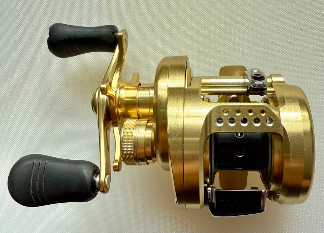 シマノ　14カルカッタコンクエスト101 中古