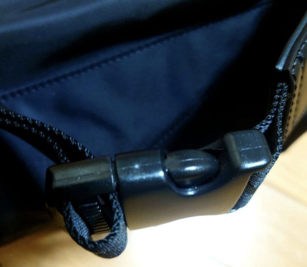 EMPORIO ARMANI　 エンポリオアルマーニ　ボディバッグ ブラック