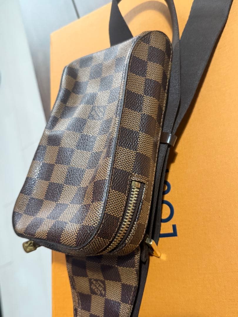 LOUIS VUITTON ダミエ ボディバッグ