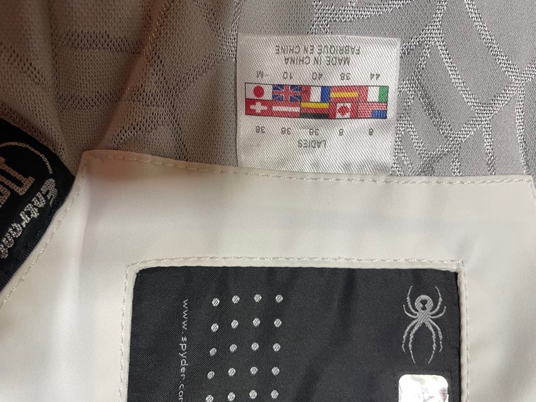 値下げしました！スパイダースキーウェア上下