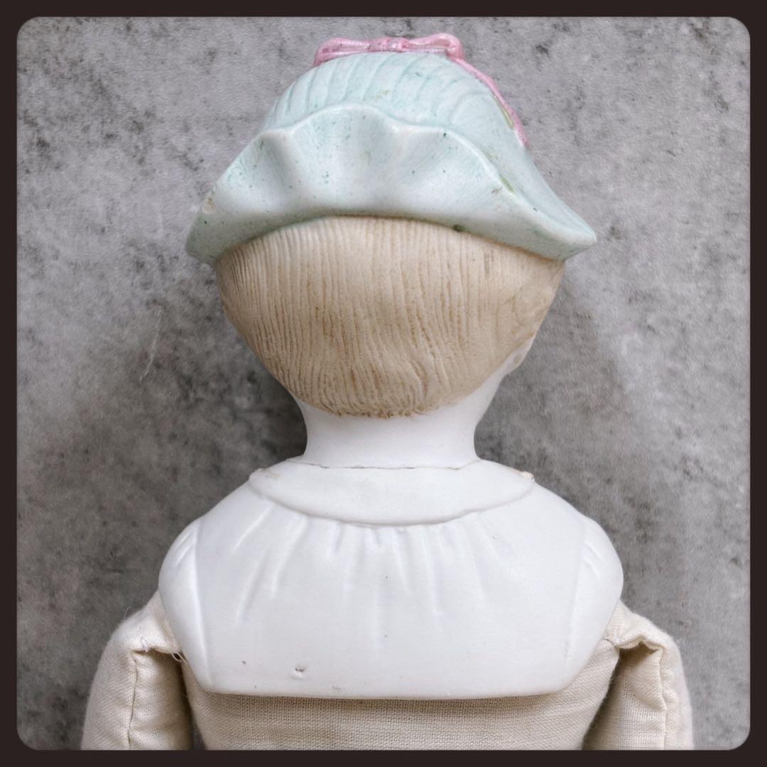 アンティーク 青いボネのパリアンドール　　　　　　　　 ビスクドール