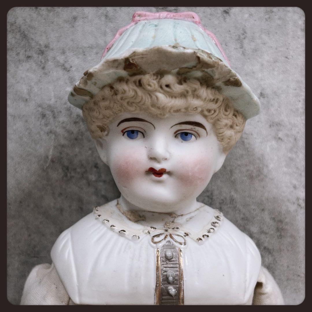 アンティーク 青いボネのパリアンドール　　　　　　　　 ビスクドール