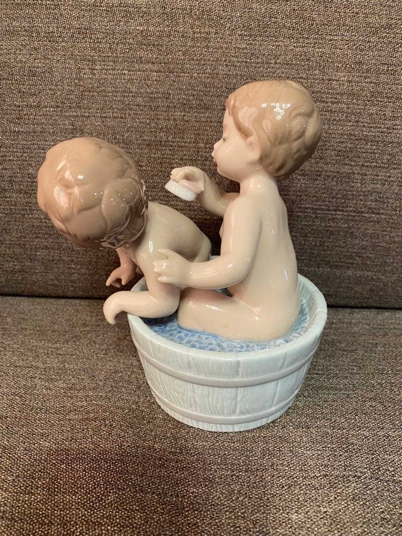 リヤドロ　『お風呂だよ』