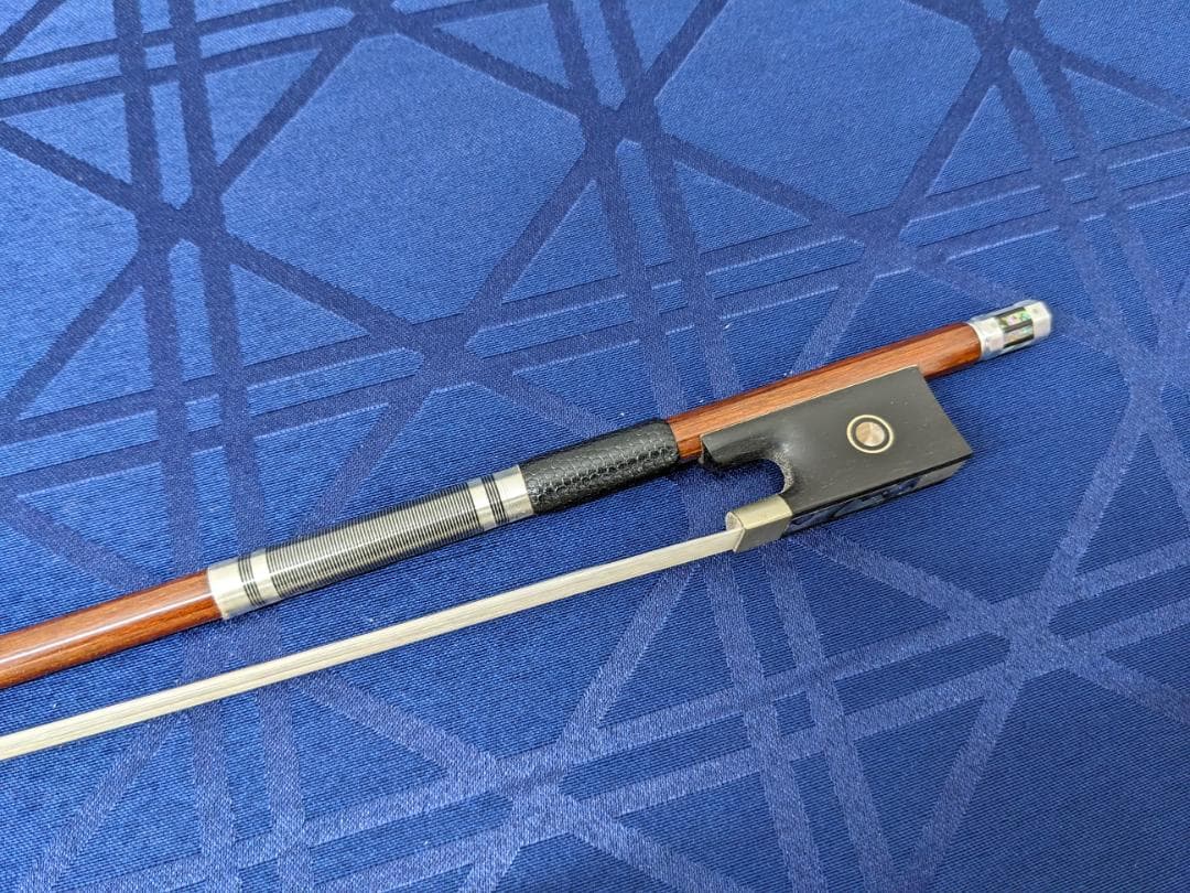 バイオリン弓4/4サイズ　ネジがいい感じ