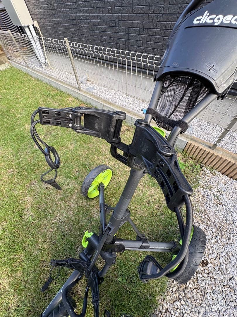 clicgear: ゴルフ手押しカート(折りたたみ式)
