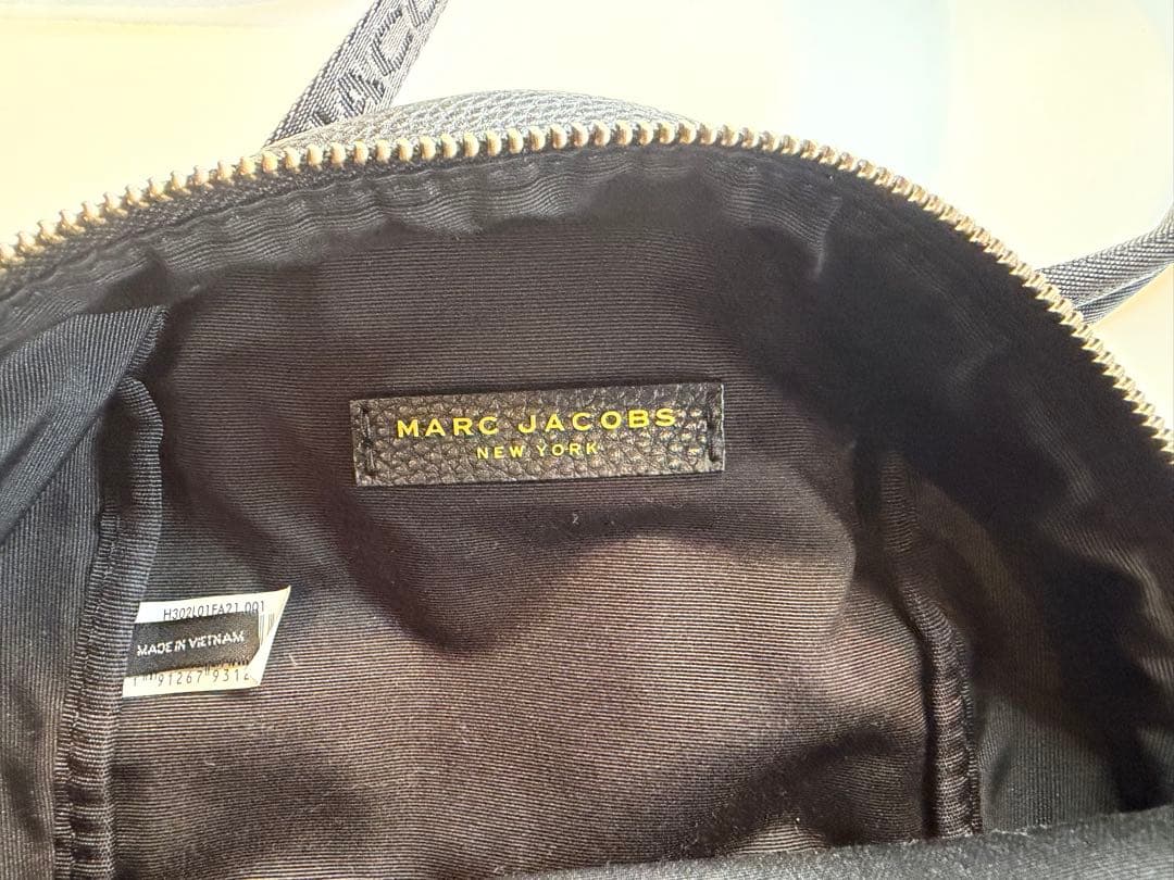 【美品】MARC JACOBS マークジェイコブス　ミニリュック　ブラック