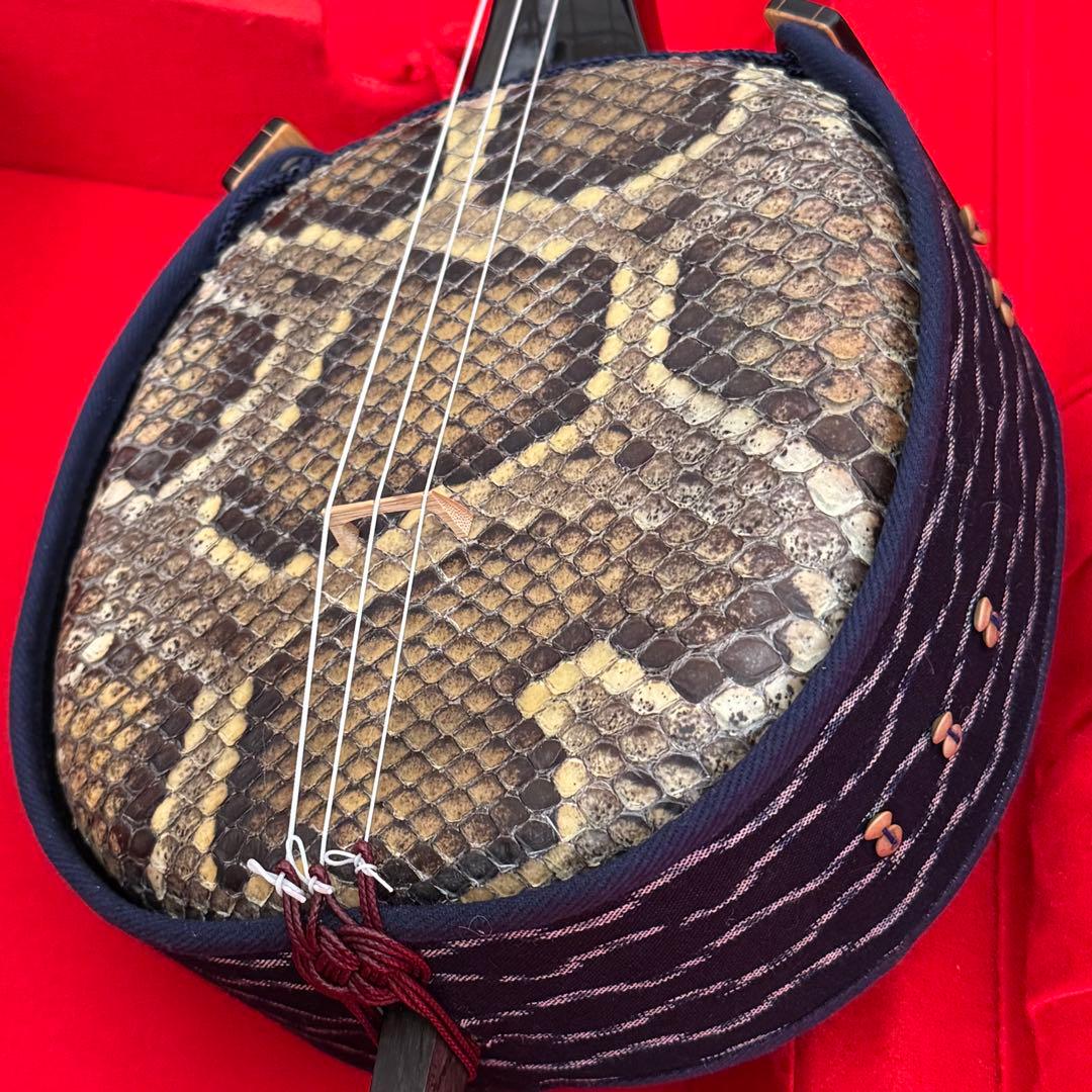 専用。三線■カミゲン黒木 国吉真陽作 本皮■本張り 黒檀 鶉目