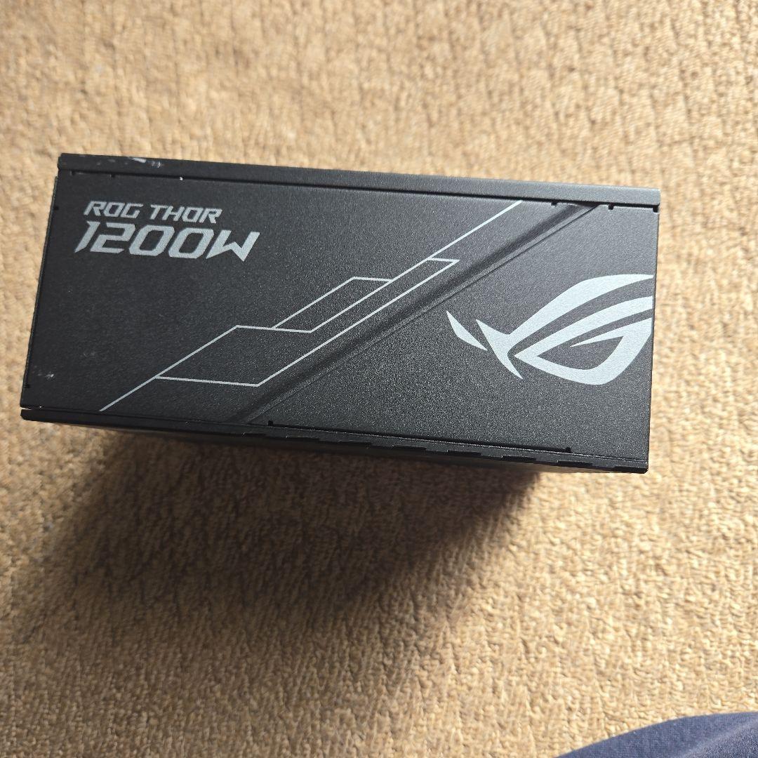 rog-thor-1200p　ケーブル一部なし