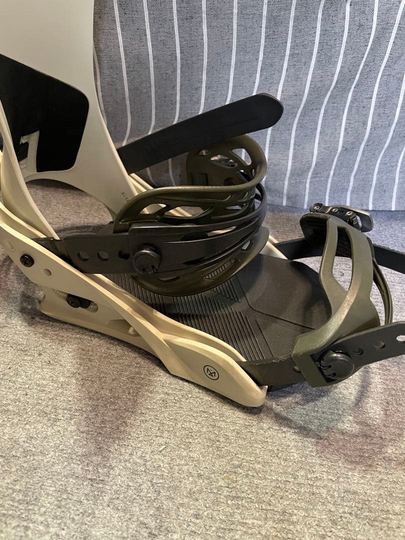 BURTON Mission バインディング Mサイズ