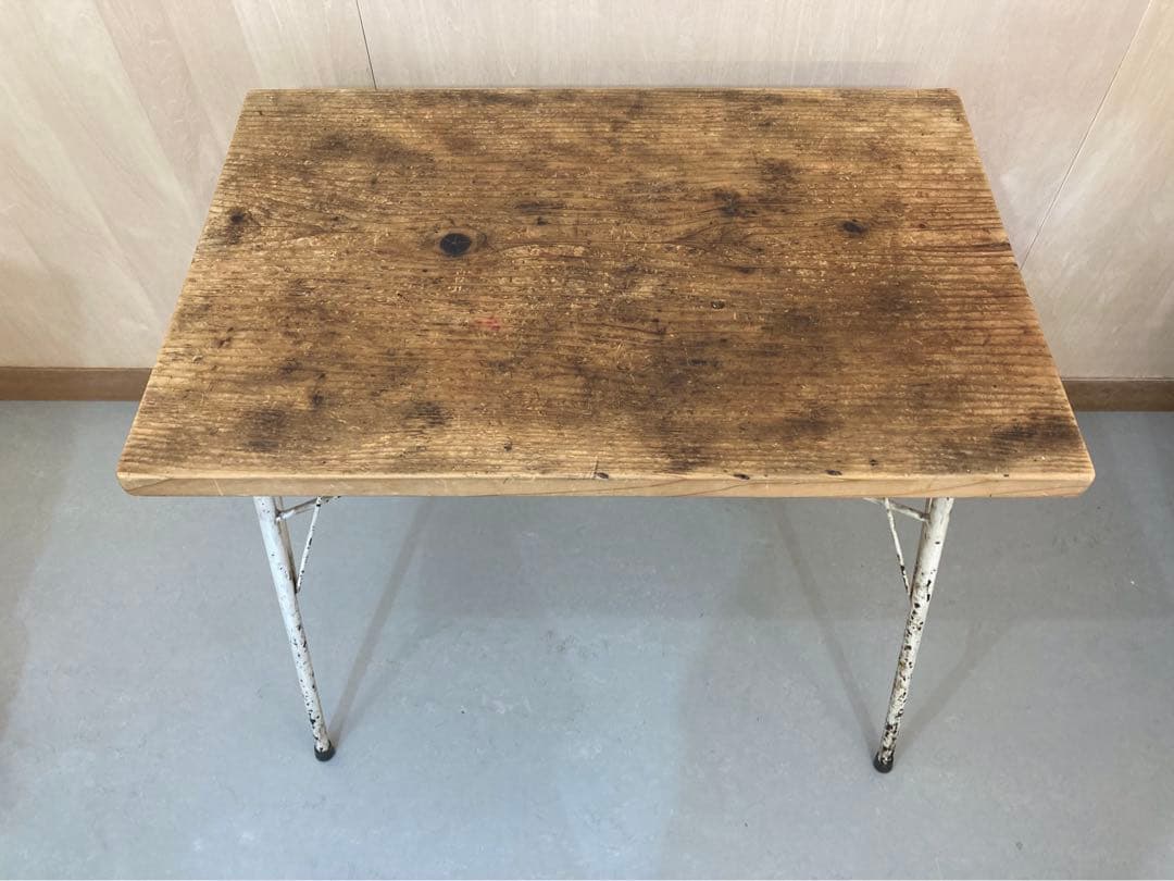 見直ししました。】古道具のテーブル