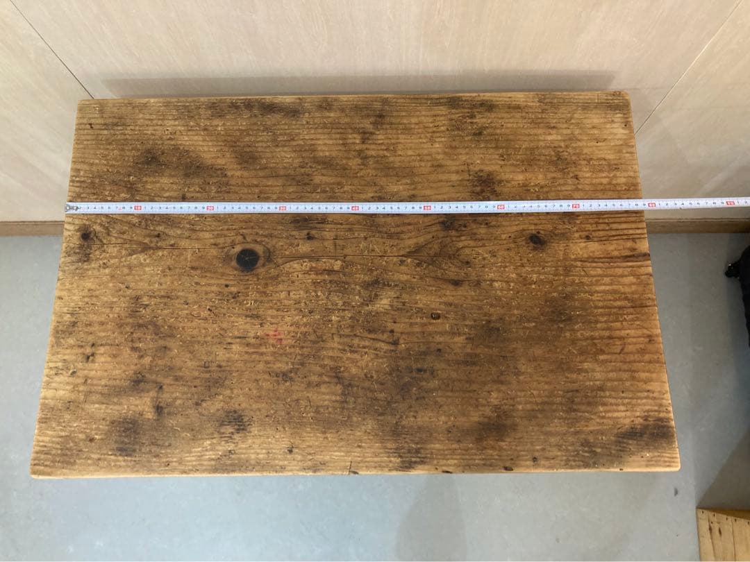 見直ししました。】古道具のテーブル