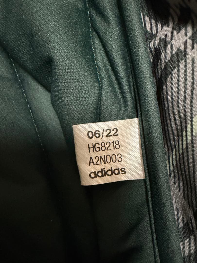 adidas タータンチェック 保温 中ワタ長袖フルジップジャケット