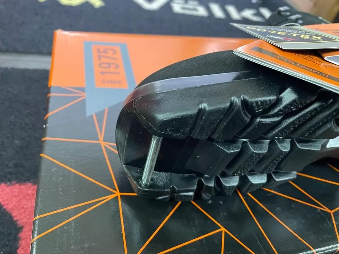 CRISPI ノーランドホーク GTX BC ブラック 22.5cm【新品未使用