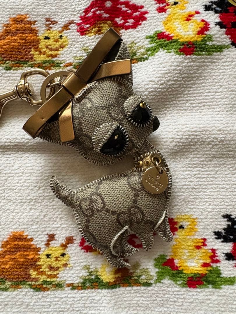 グッチ　グッチョリキーチャーム　チワワ