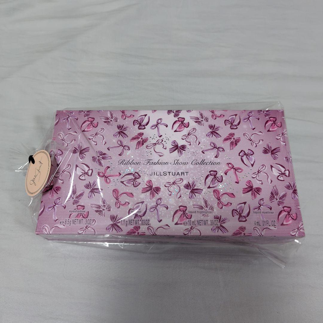 ①JILL STUART クリスマスコフレ2025 リボンファッションショー