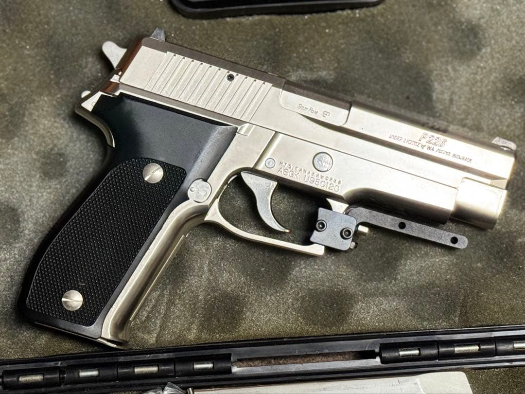 タナカ製 W.A. シグザウエルP226 ALLシルバーモデル DOSKOCIL - メルカリ