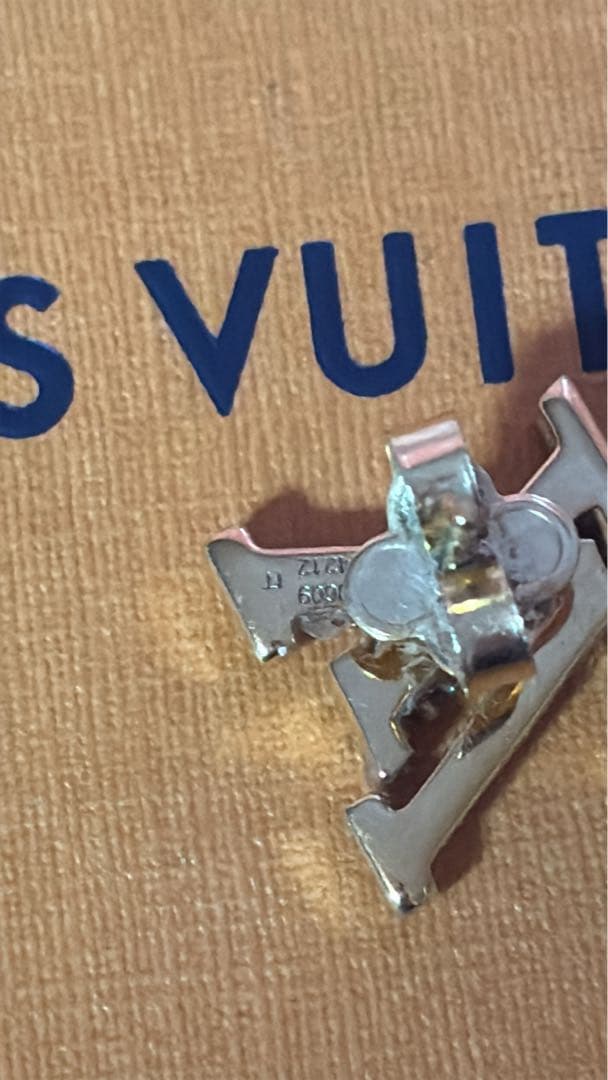 ルイ・ヴィトン ピアス 片耳 ゴールド ルイ・ヴィトン