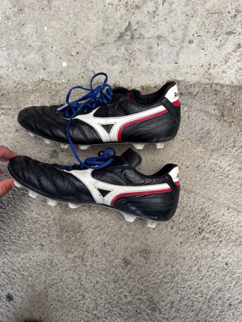 Mizuno Morelia サッカーシューズ 黒/白/赤