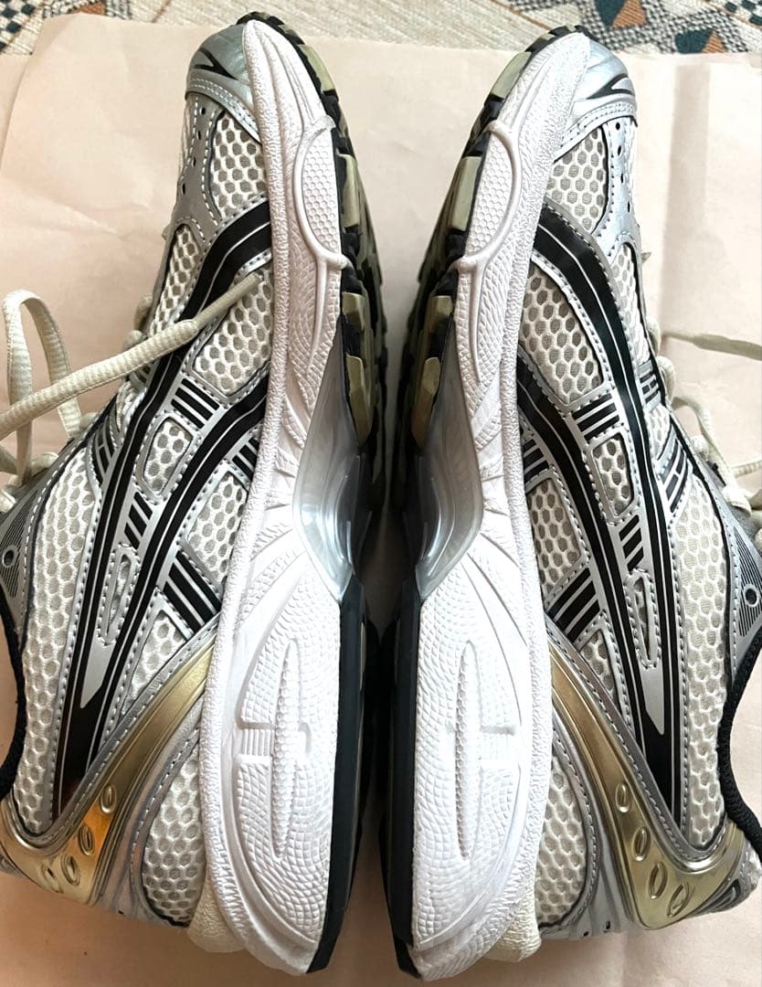 【人気　完売品】ASICS GEL-KAYANO 14 24.0cm