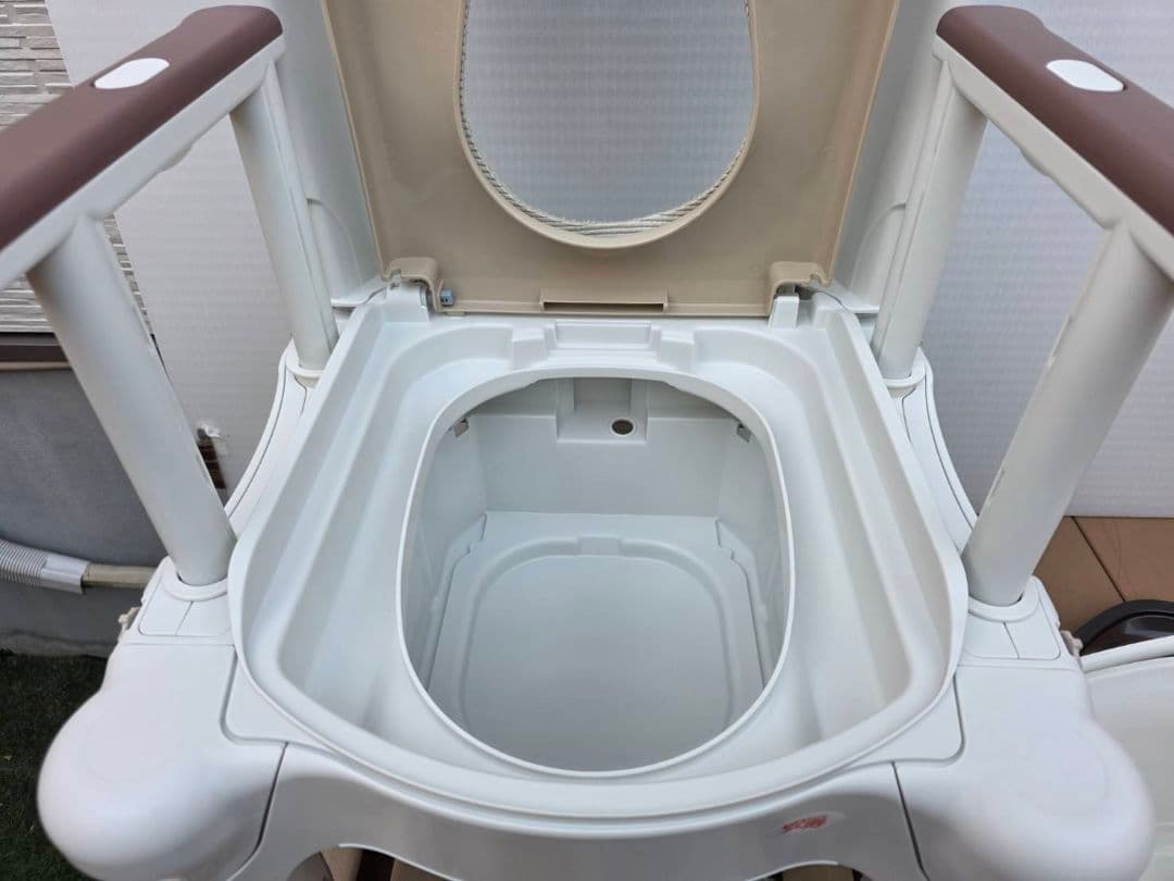 未使用 安寿　ポータブルトイレ FX-30 らくゾウくん