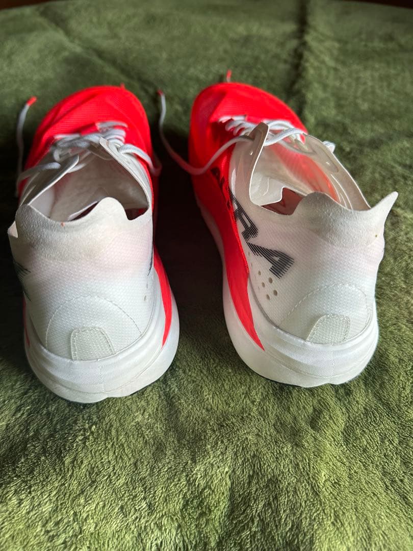 【超希少カラー・美品】ALTRA VANISH CARBON 2 26.5cm