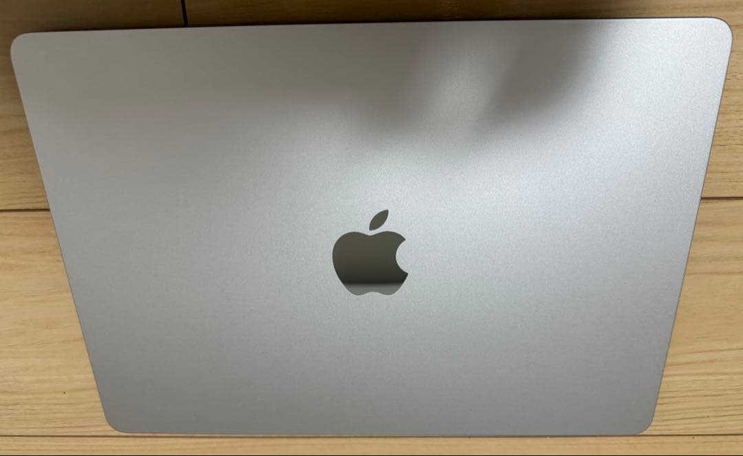 【美品】MacBook Air 13 2022_M2/8GB/256GB_STL
