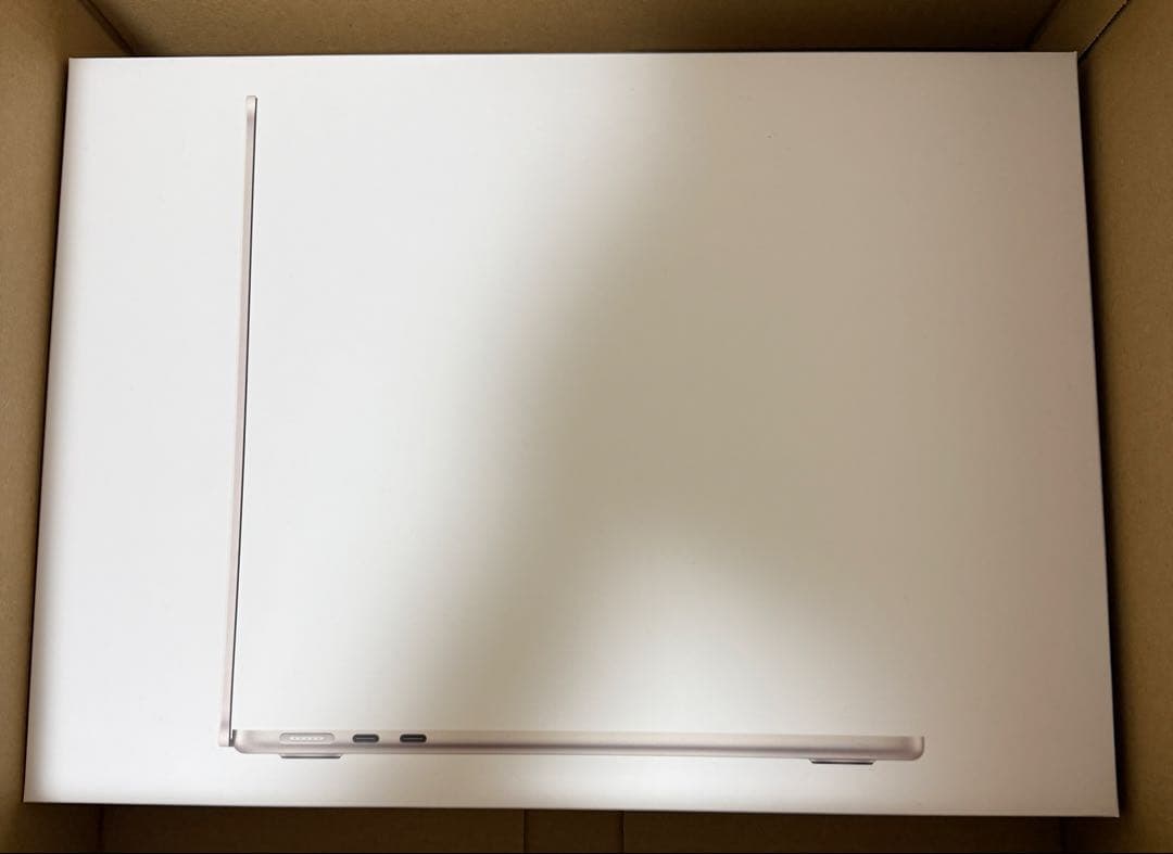 【美品】MacBook Air 13 2022_M2/8GB/256GB_STL