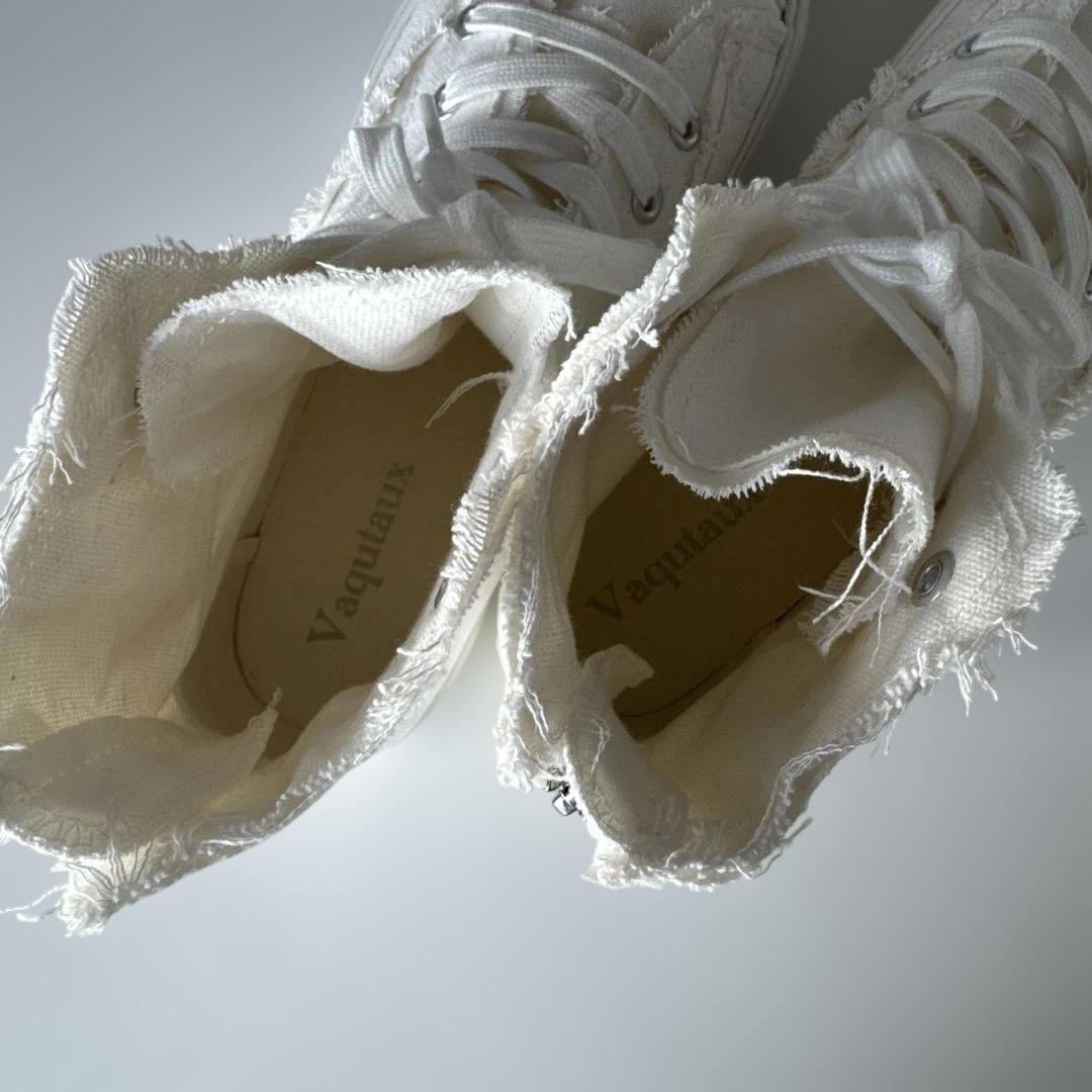 Vaqutaux ハイカット スニーカー 白 新品未使用