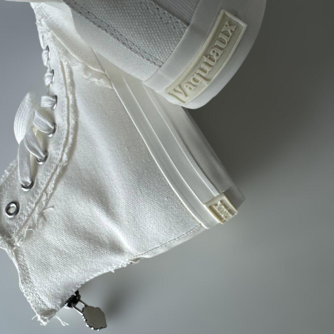 Vaqutaux ハイカット スニーカー 白 新品未使用