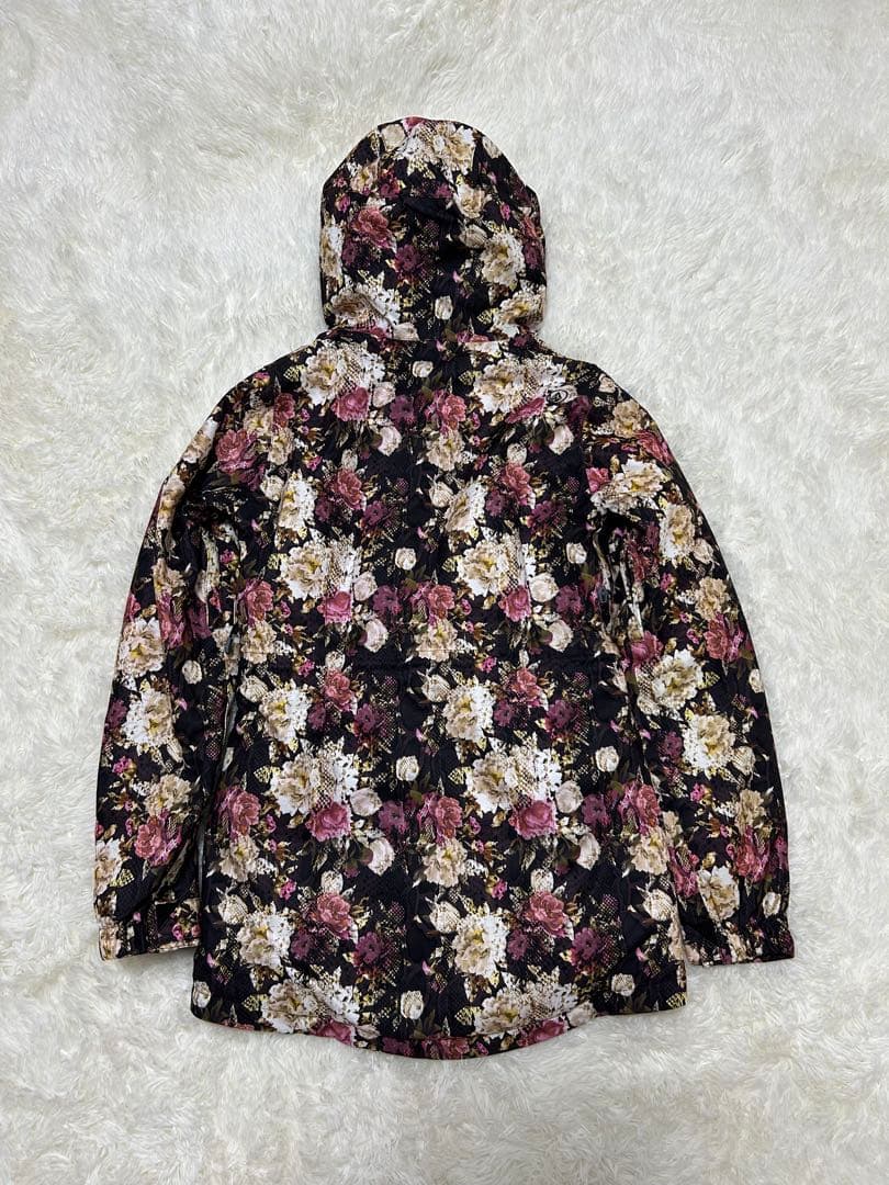 美品　VOLCOM　スノーボードウェア　ジャケット　花柄　M　レディース