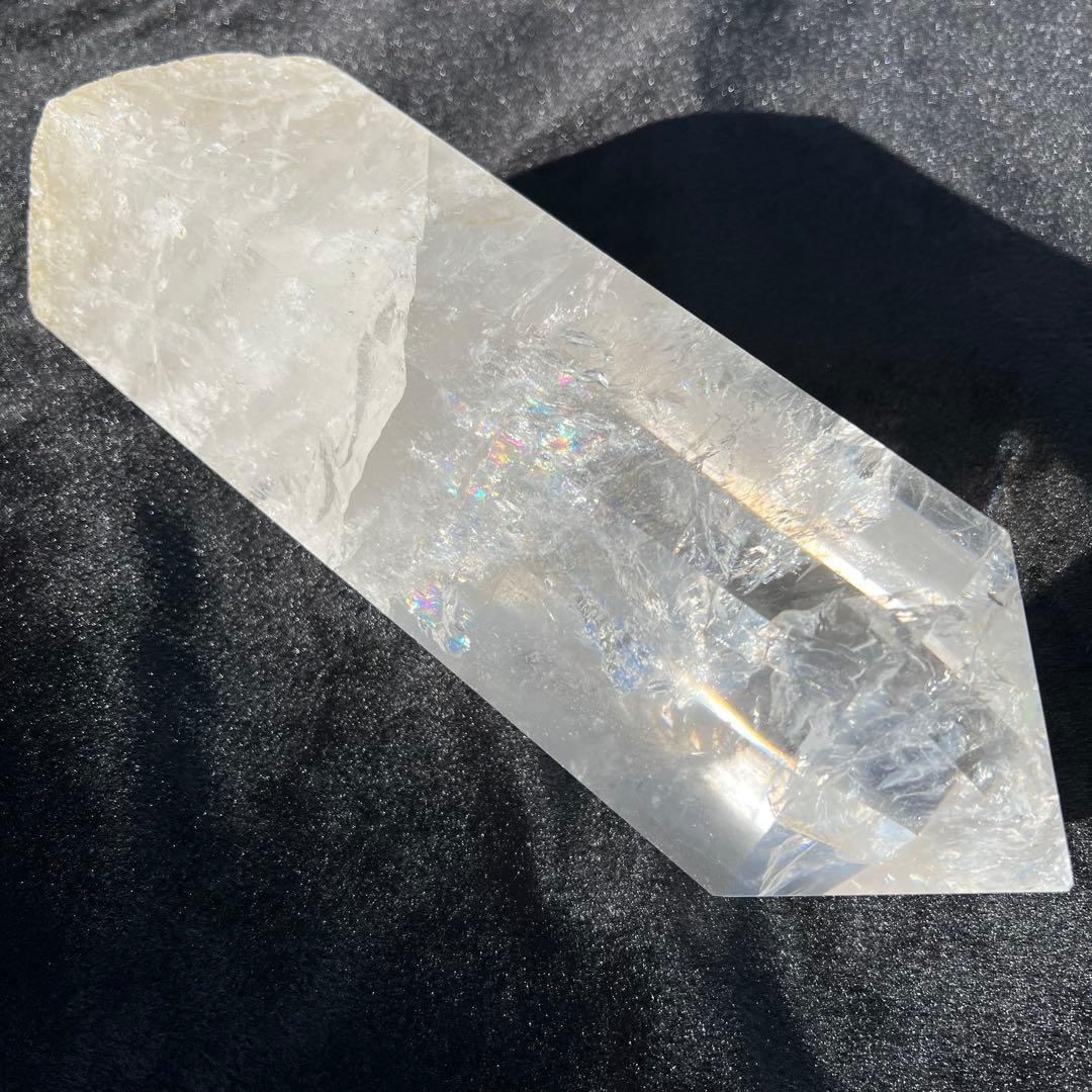 ✩超破格✩究極の激凄超逸品✩超高透明度とレインボー✩虹入り 水晶 六角柱 天然石