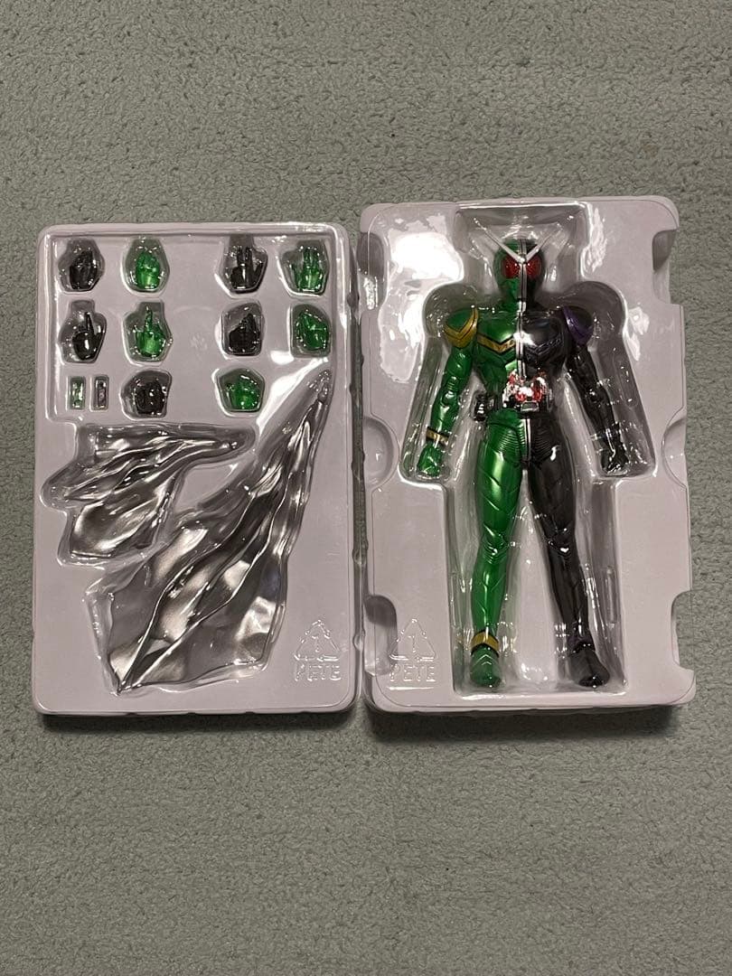 S.H.Figuarts（真骨彫製法） 仮面ライダーW サイクロンジョーカー