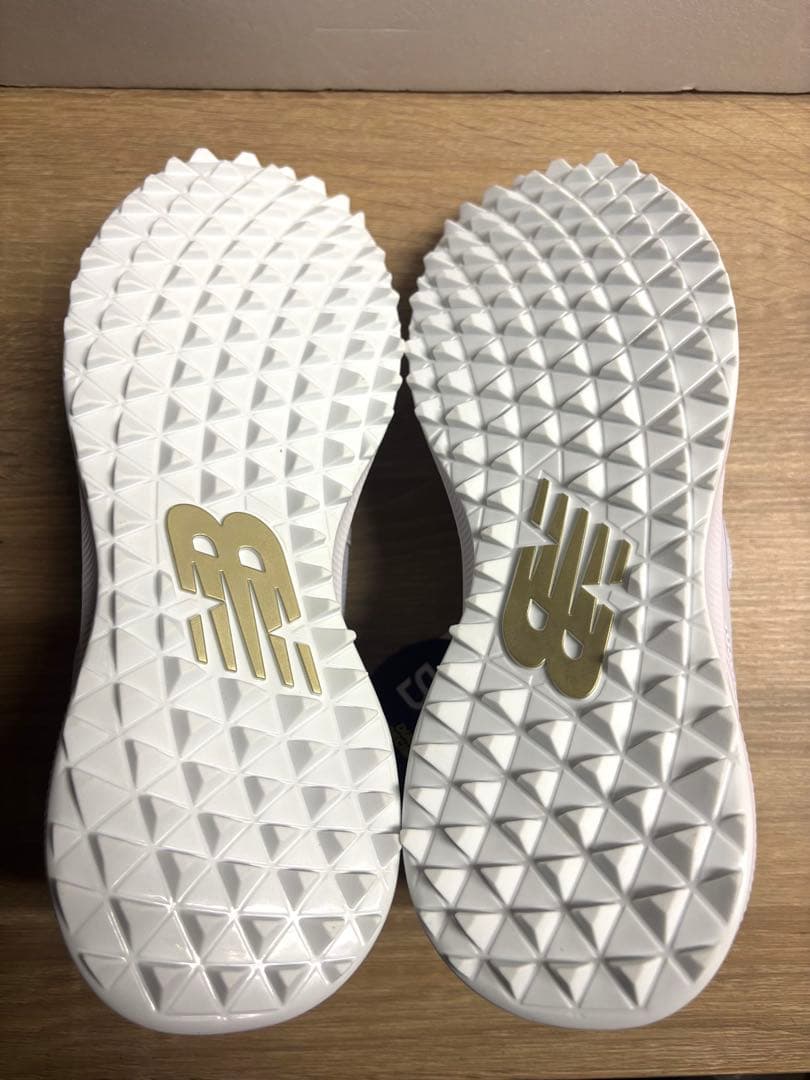 未使用 24cm 2E ニューバランス ゴルフシューズ UGS1001Wホワイト