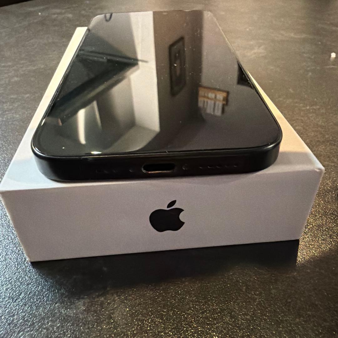 iPhone 15 Pro ブラックチタニウム　256GB SIMフリー