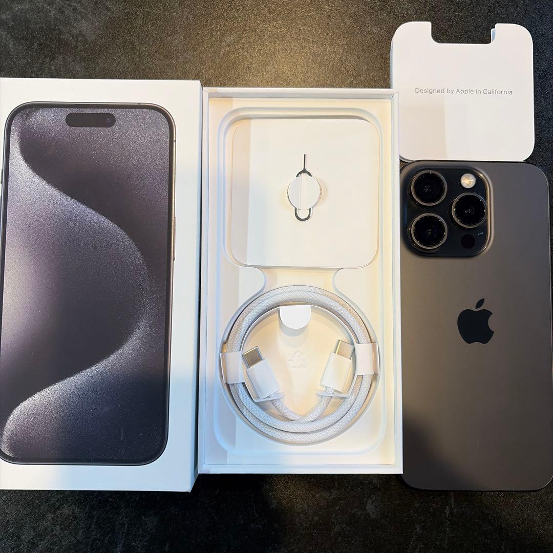 iPhone 15 Pro ブラックチタニウム　256GB SIMフリー
