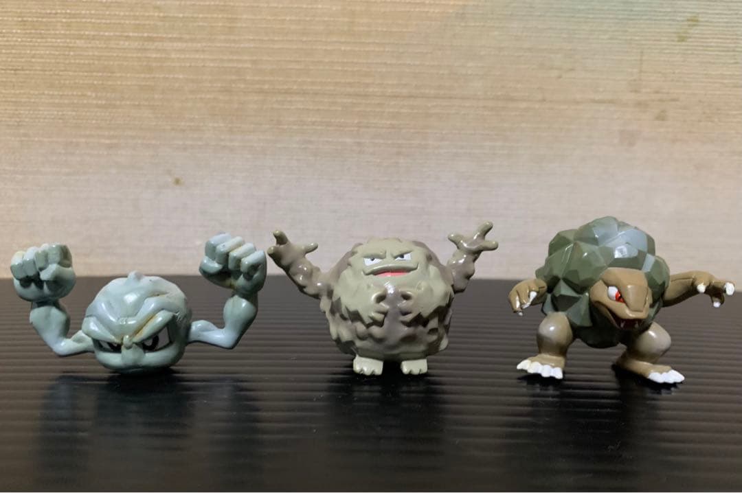 モンコレ初期 イシツブテ ゴローン ゴローニャ - メルカリ