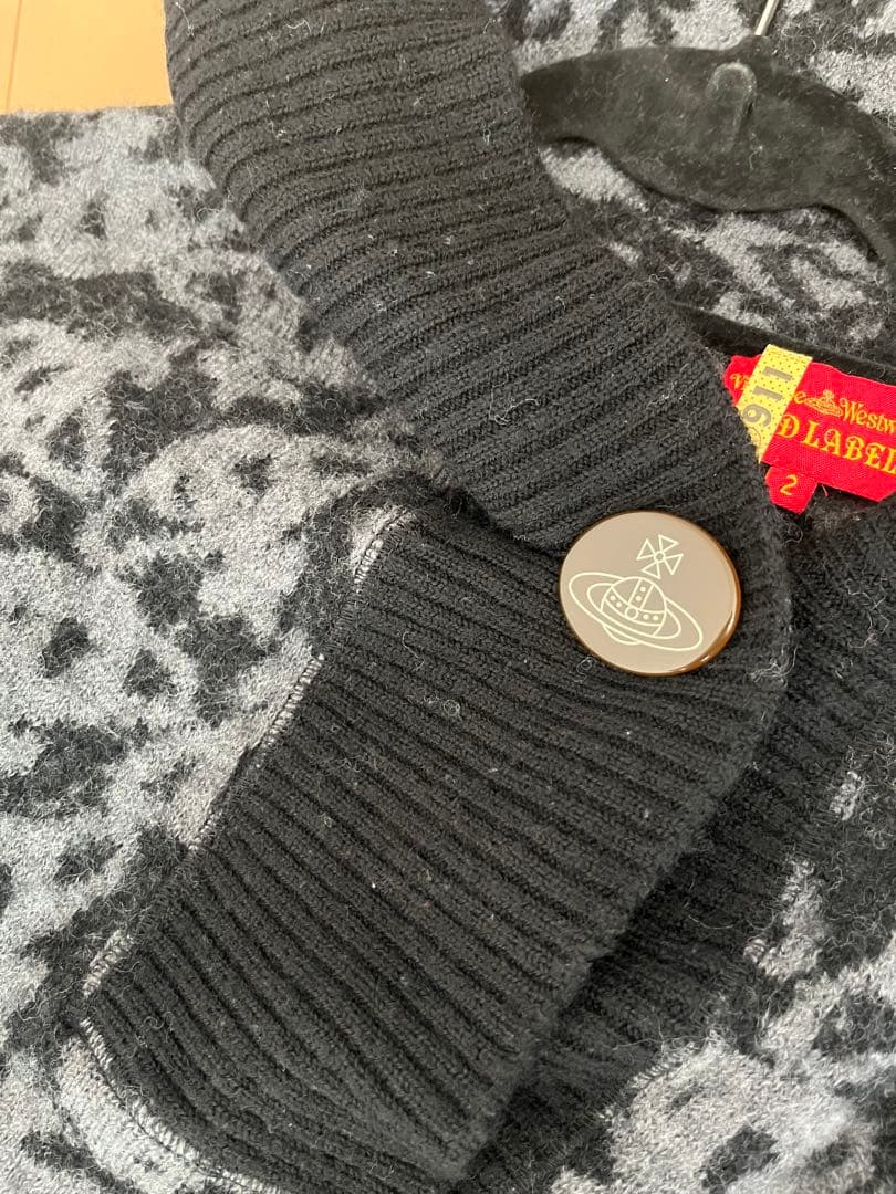 【Vivienne Westwood】　ニットポンチョ　パーカー　オーブ総柄