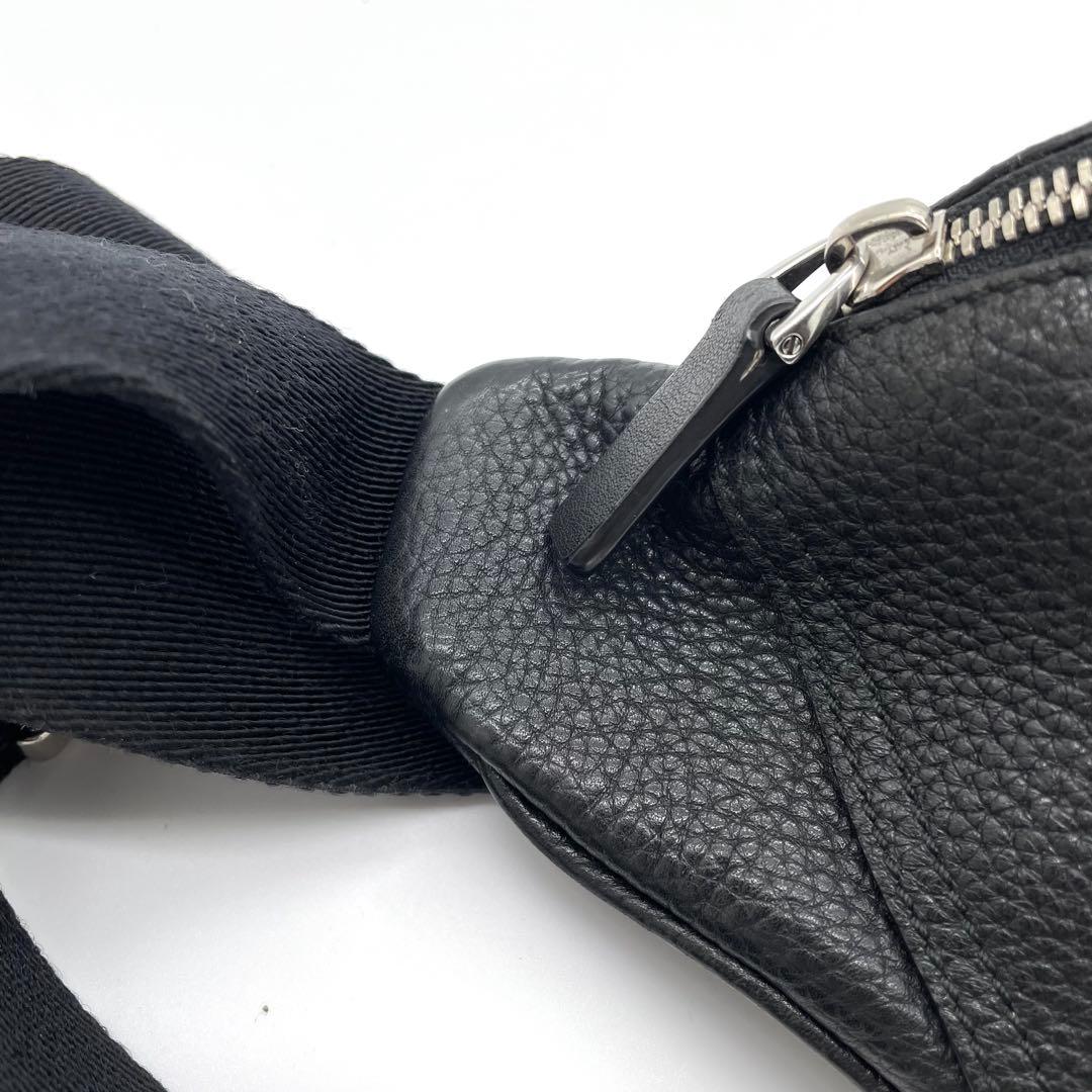 【極美品】バリー　ボディバッグ　ロゴ型押し　シルバー金具　レザー　黒