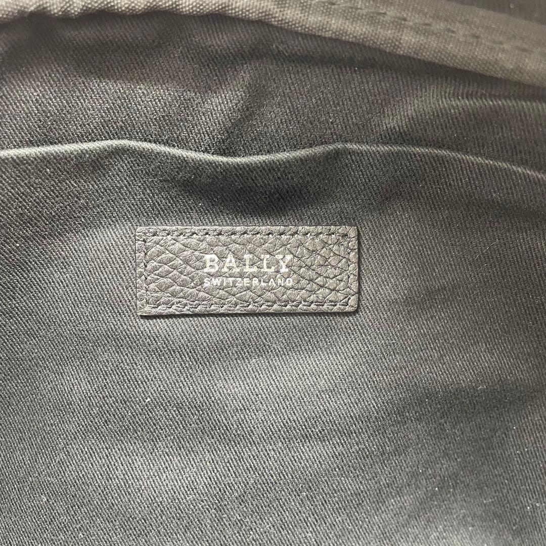 【極美品】バリー　ボディバッグ　ロゴ型押し　シルバー金具　レザー　黒