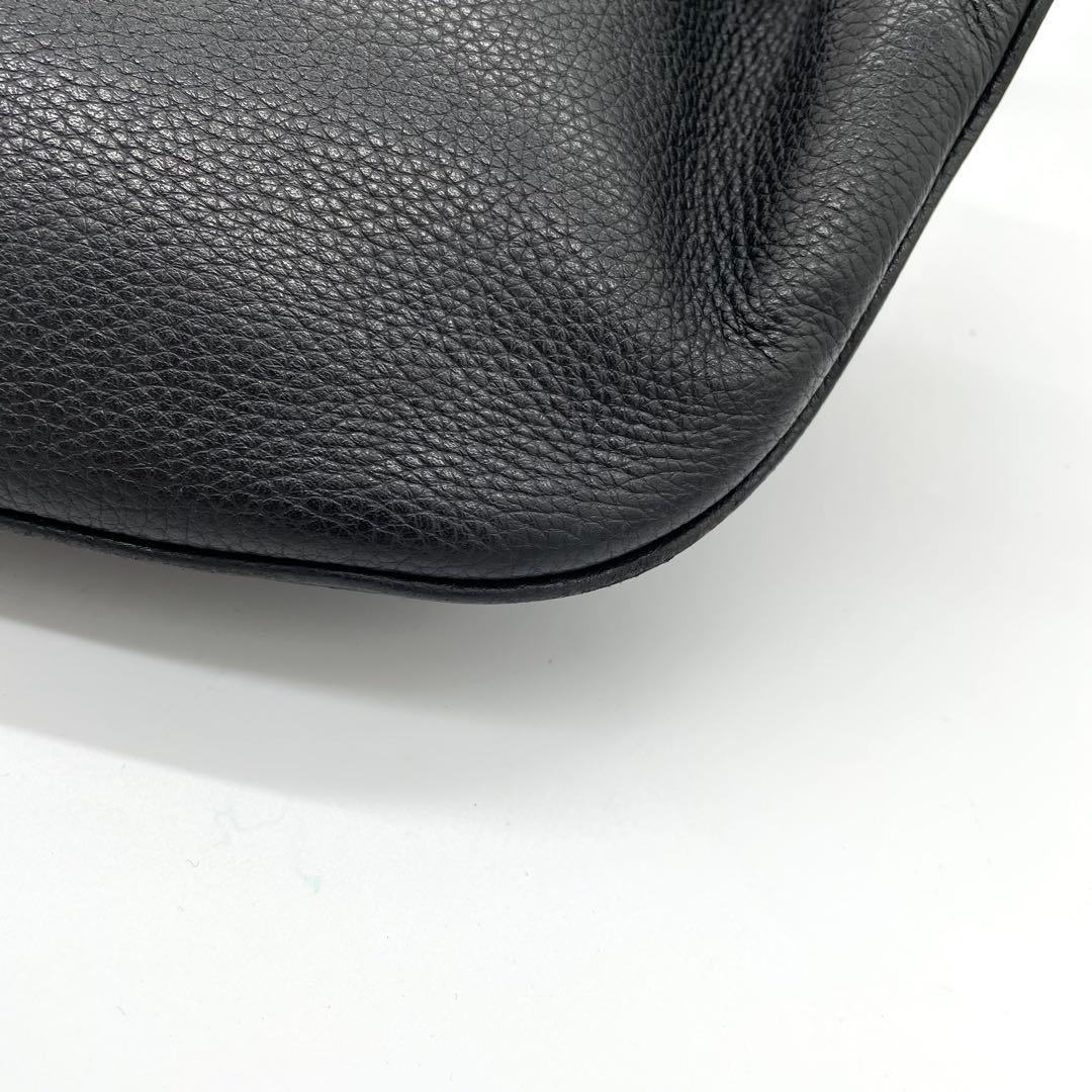 【極美品】バリー　ボディバッグ　ロゴ型押し　シルバー金具　レザー　黒