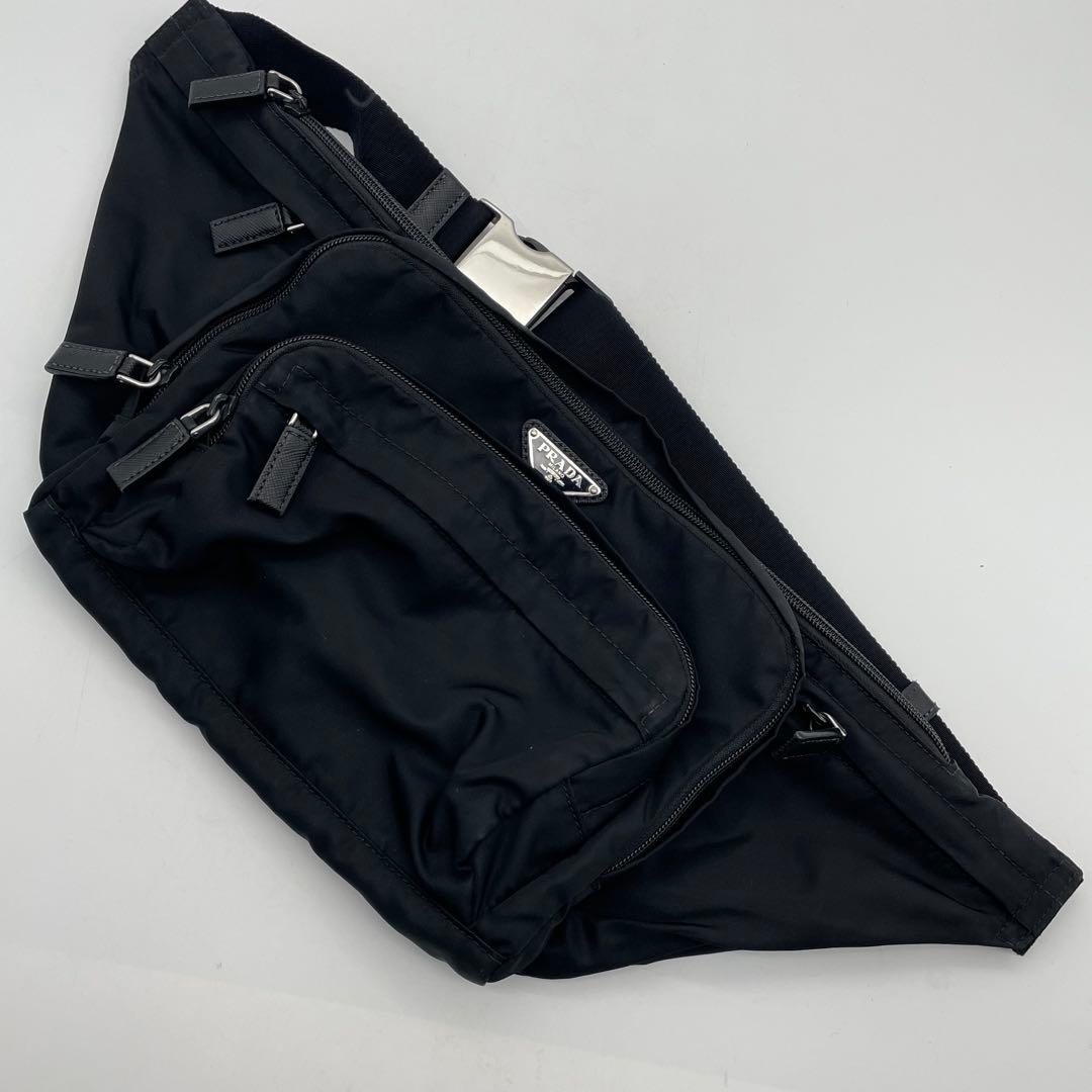 PRADA プラダ　ボディーバッグ　クロスボディー　三角ロゴ