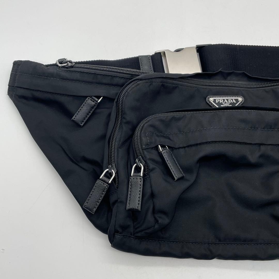 PRADA プラダ　ボディーバッグ　クロスボディー　三角ロゴ